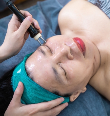 Trị Liệu Da Nám Trắng Sáng 
